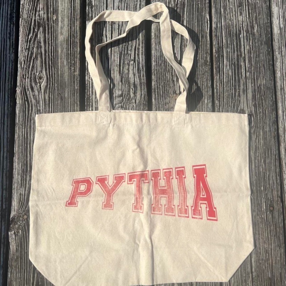 Pythia tote bag